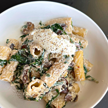 Load image into Gallery viewer, Meal Bundle - Baked Rigatoni with Spinach, Mushrooms, and Ricotta (VEG)
