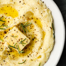 Load image into Gallery viewer, Roasted Garlic and Parmesan Mashed Potatoes (Veg)
